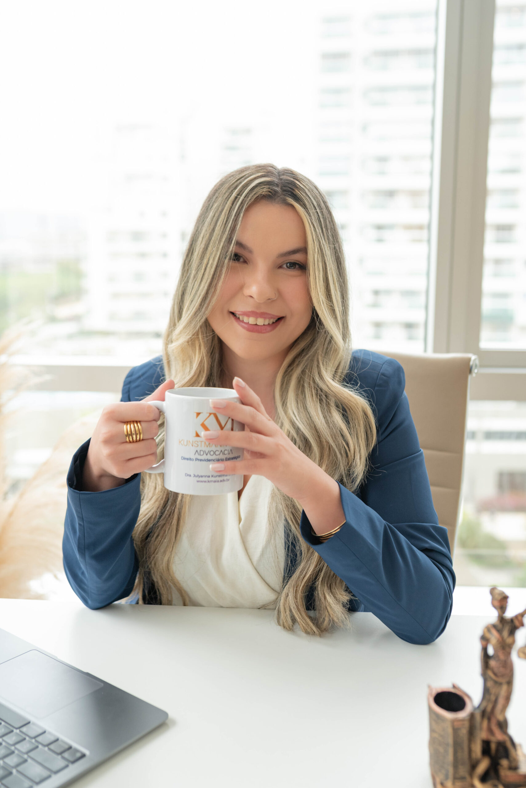 Dra. Julyanna Kunstmann Maia - advogada previdenciária